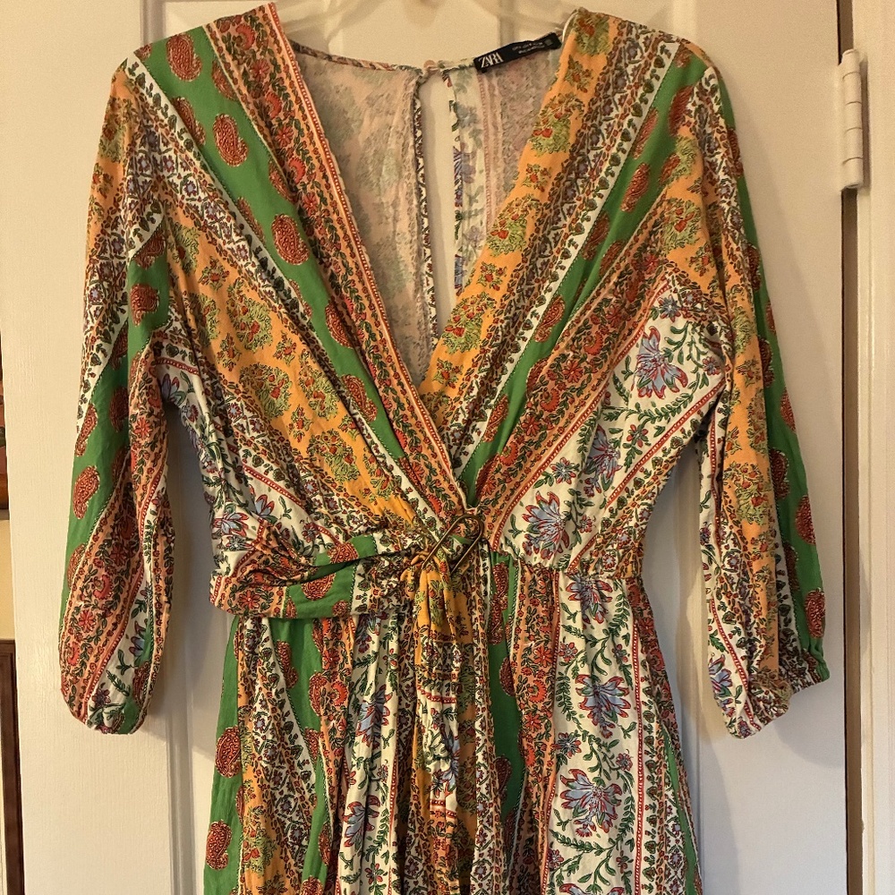 NWOT Zara V-neck belted romper, size S
